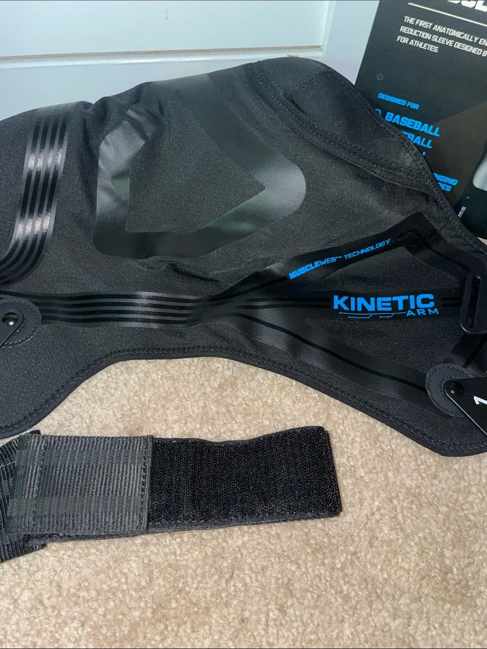 Kinetic Arm MuscleWeb Stress Reduction Sleeve Baseball Adult Right L/XL